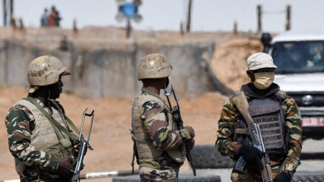 200 Jihadists on motorbikes storm Niger army base