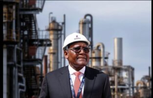 Aliko Dangote retires as Dangote Sugar Refinery chairman