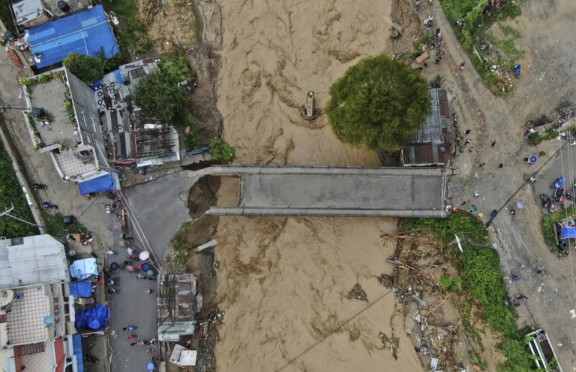 One dead, 17 missing as Nepal flood destroys China border bridge