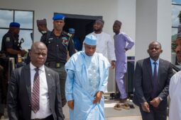 Aminu Tambuwal detained by EFCC over an alleged fraudulent withdrawals of N189B